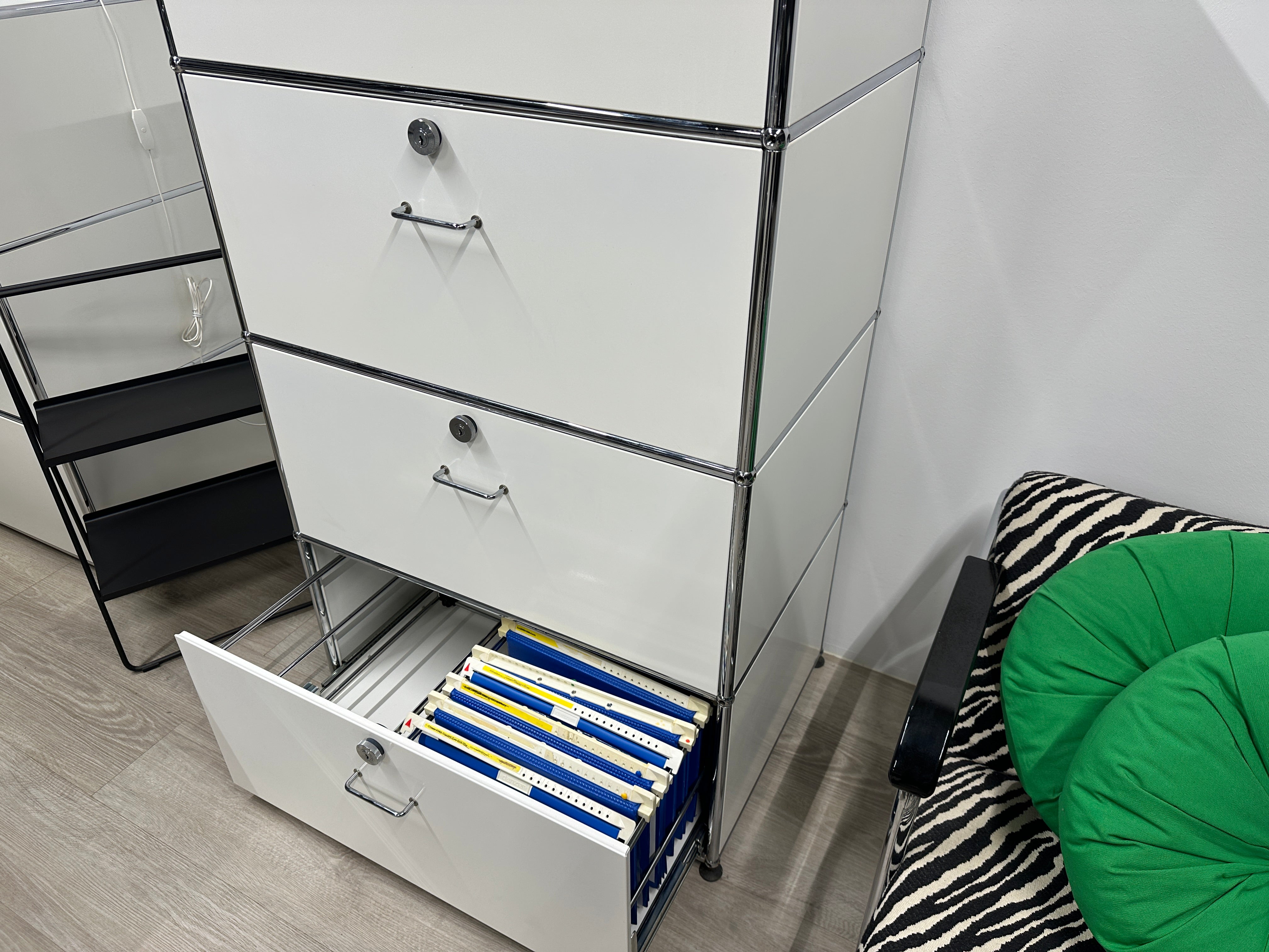 USM Haller Sideboard, 50 cm Tiefe, 1 Breit / 4 Hoch / 4 Ausziehtüren, sale