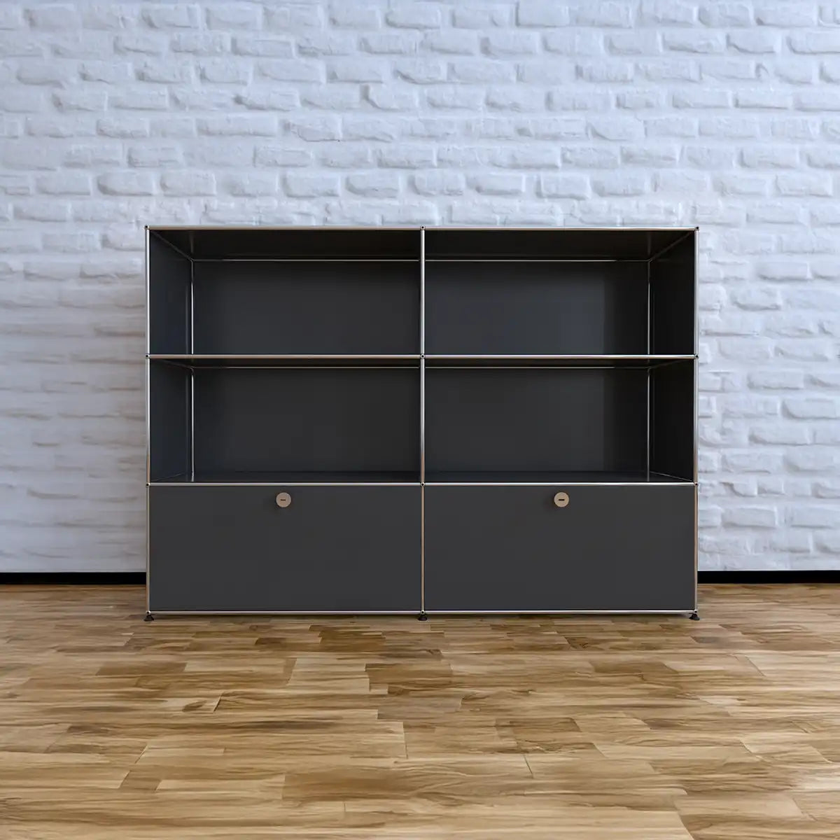USM Haller Sideboard in Anthrazit mit zwei Klapptüren und offenen Fächern