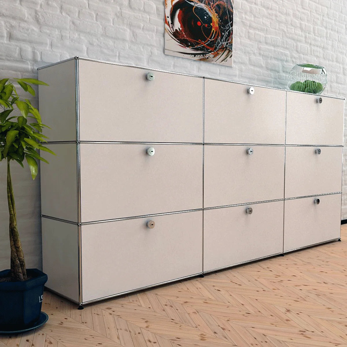 USM Haller Highboard 3 Breit 3 Hoch 9 Klapptüren in weiß, Seitenansicht