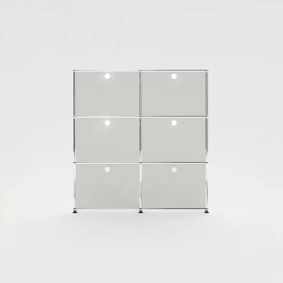 USM Haller Sideboard mit 6 Klapptüren in Lichtgrau Studioaufnahme