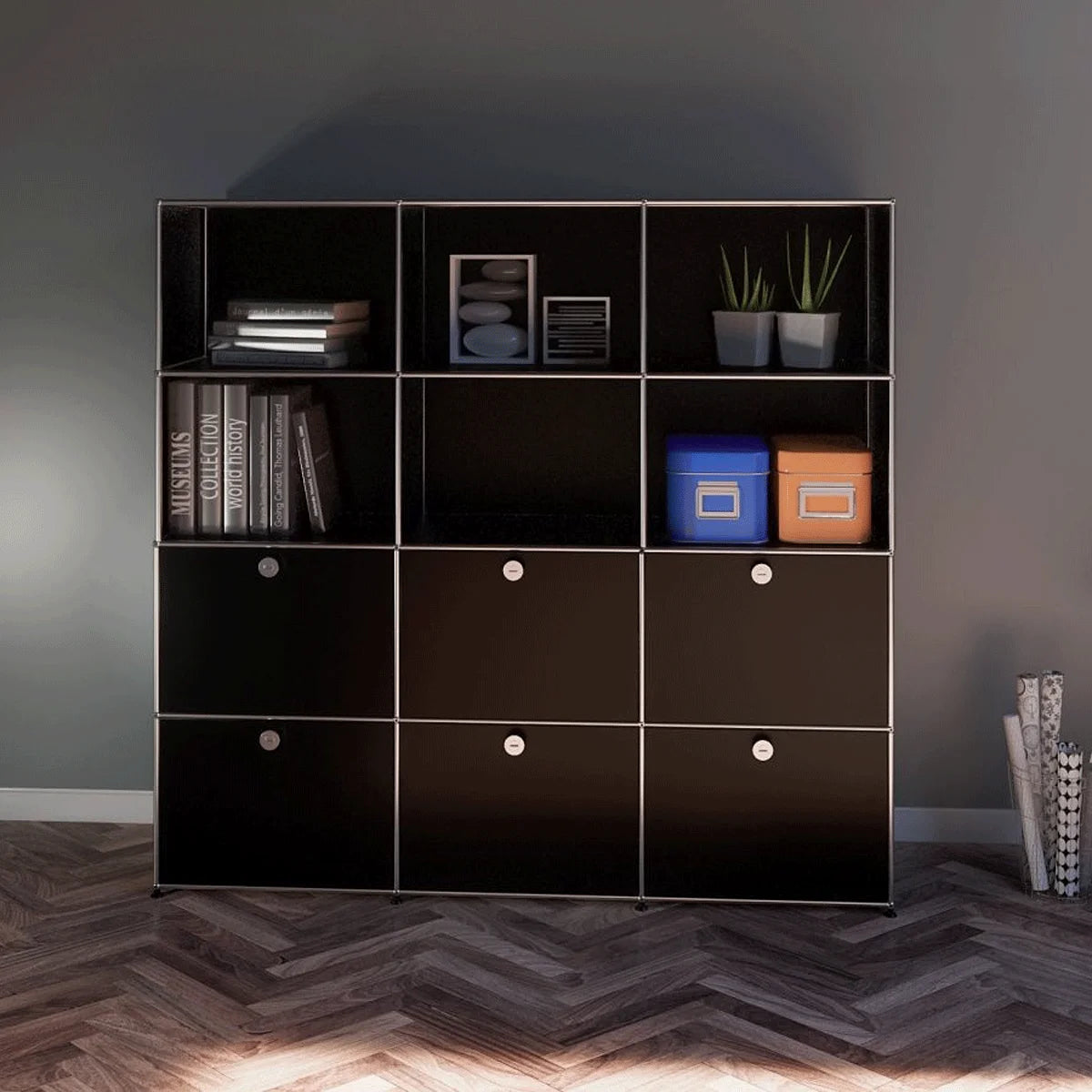 USM Haller Highboard 3x4 in Schwarz, 6 Klapptueren und offene Fächer, elegantes Designmöbel