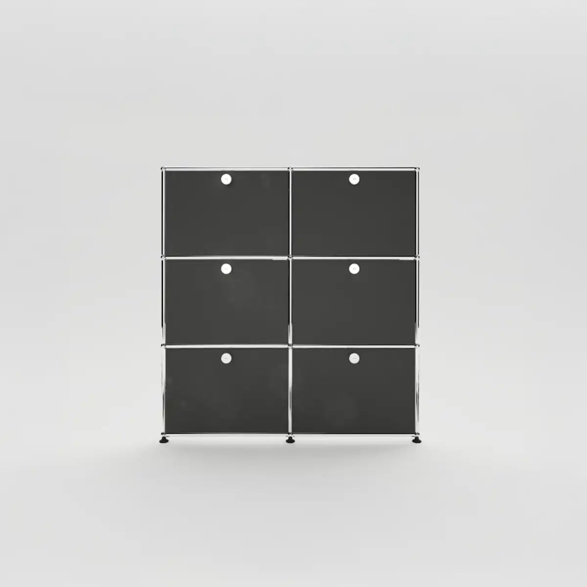 USM Haller Sideboard mit sechs Klapptüren in schwarz Studioaufnahme