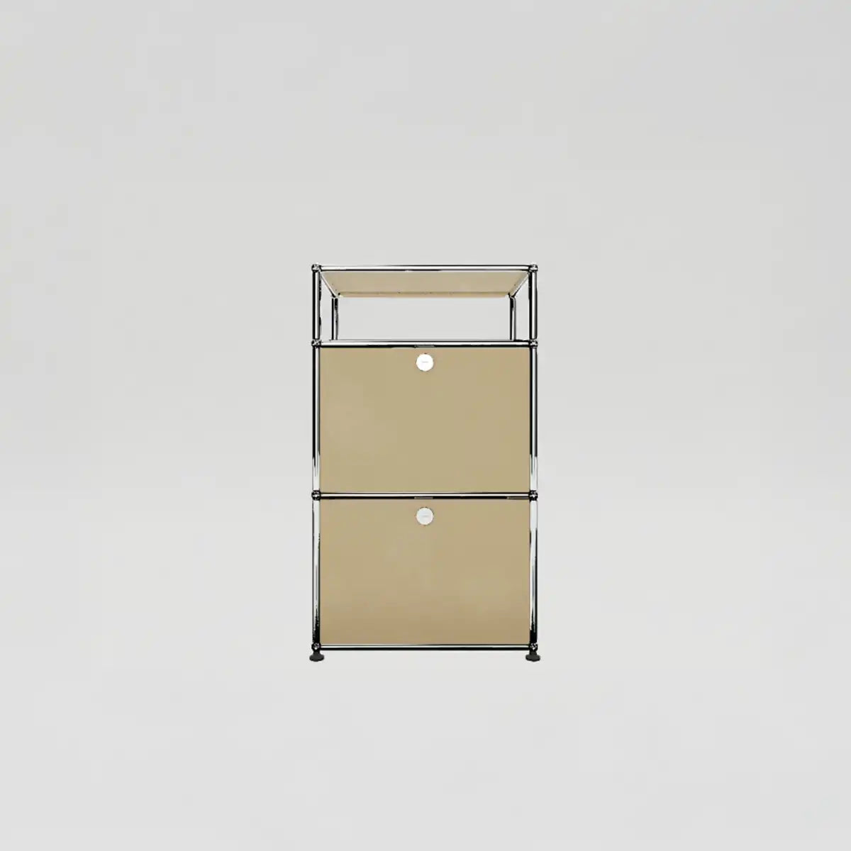USM Haller Sideboard in Beige mit zwei Klapptüren, warme Eleganz für Empfangsbereiche