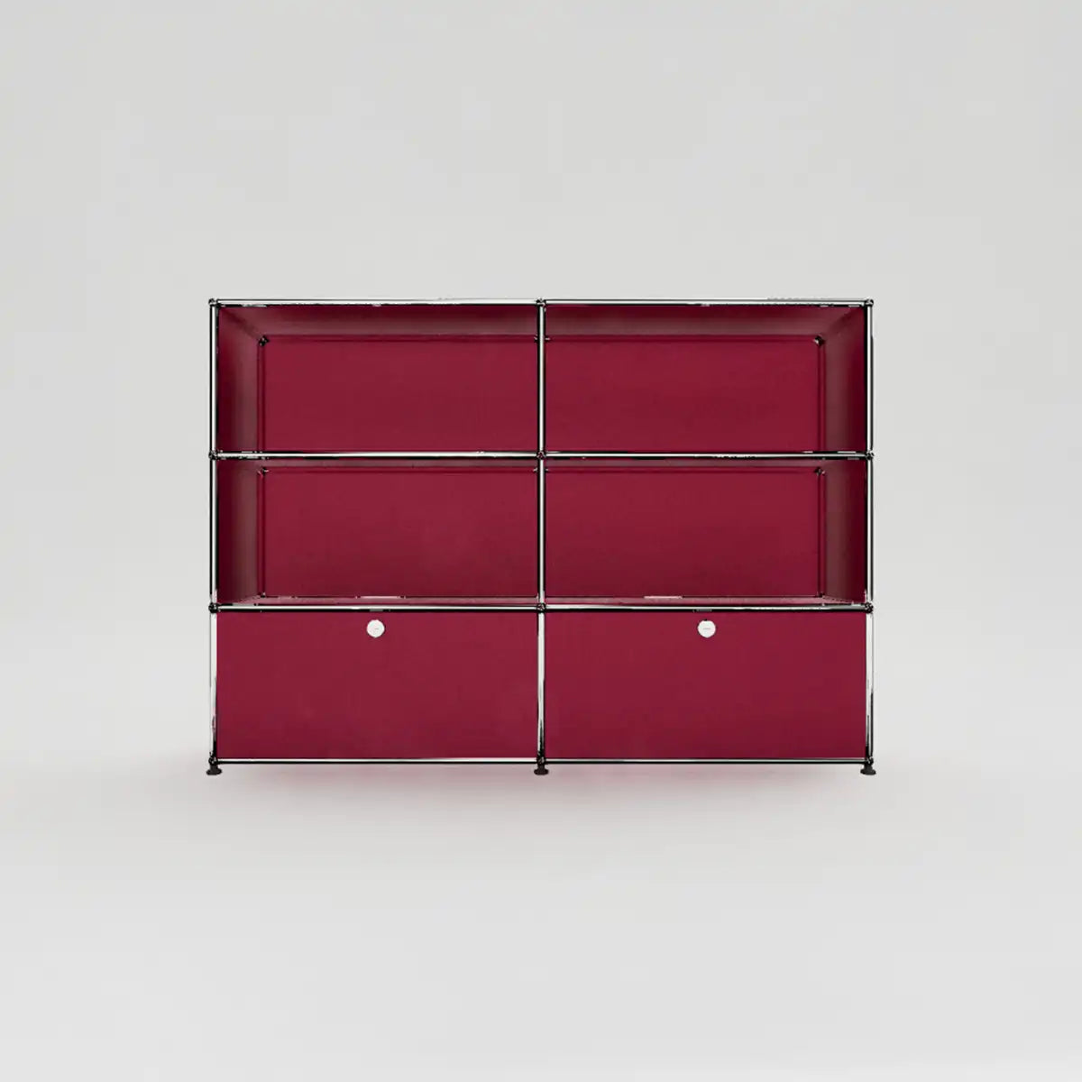 USM Haller Sideboard in Rubinrot mit zwei Klapptüren und modernem Design
