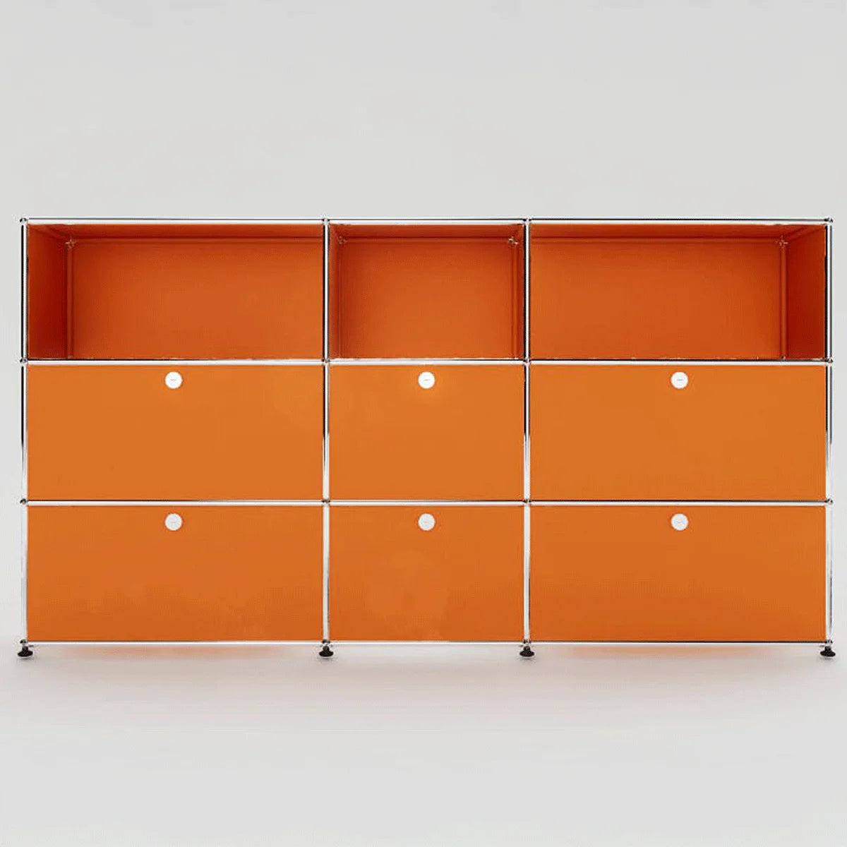 USM Haller Highboard 3x3 in Reinorange – Frontansicht, offenes oberes Regal und 6 Klapptüren