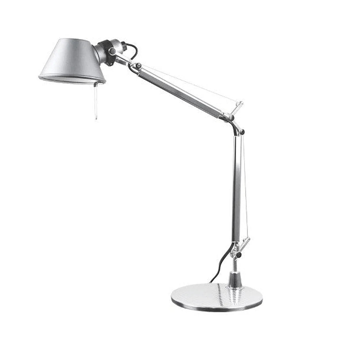 Artemide Tolomeo Tavolo Micro Tischleuchte in Aluminium, seitliche Ansicht mit Zugschnur am Schirm.