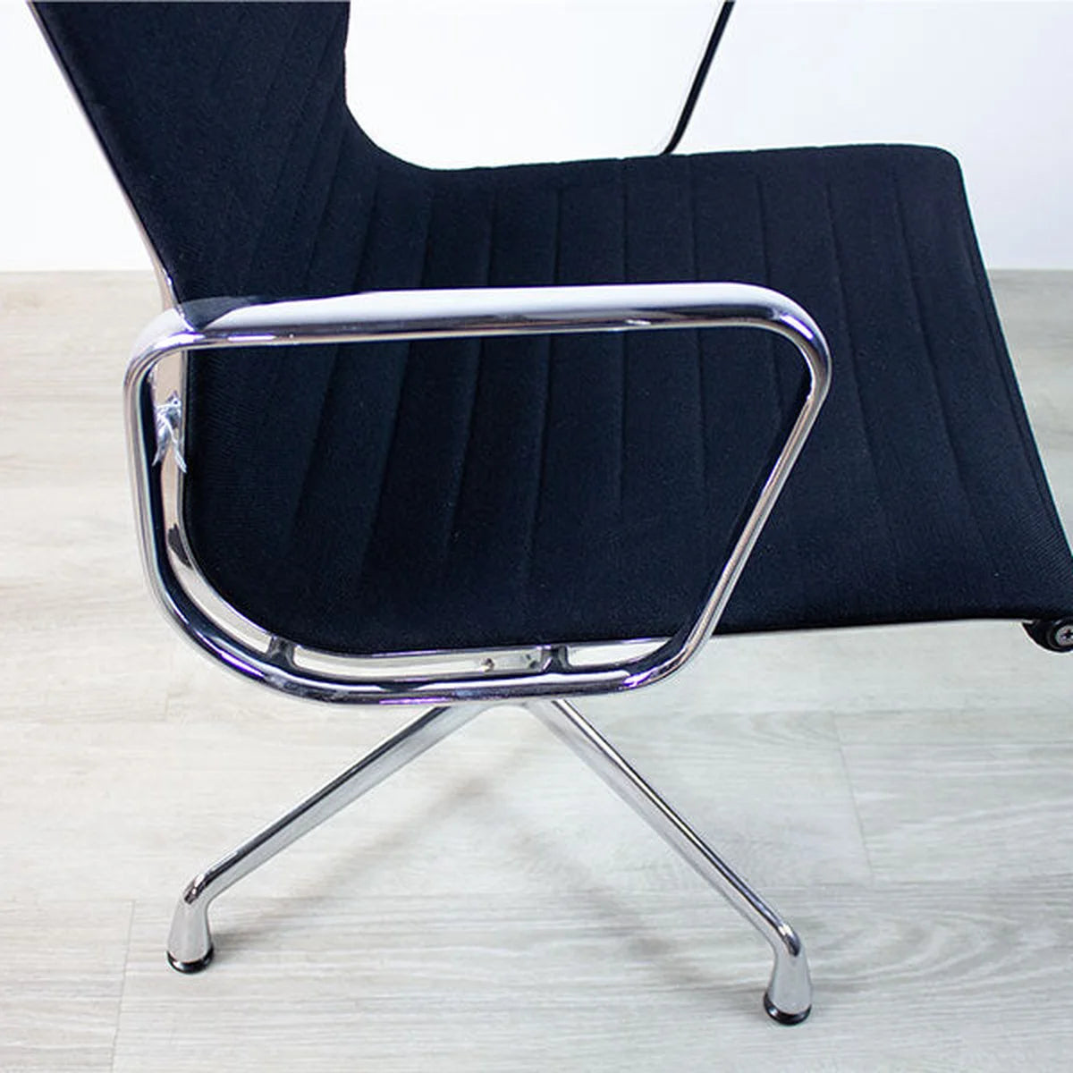Vitra Aluchair EA 108 Detailaufnahme