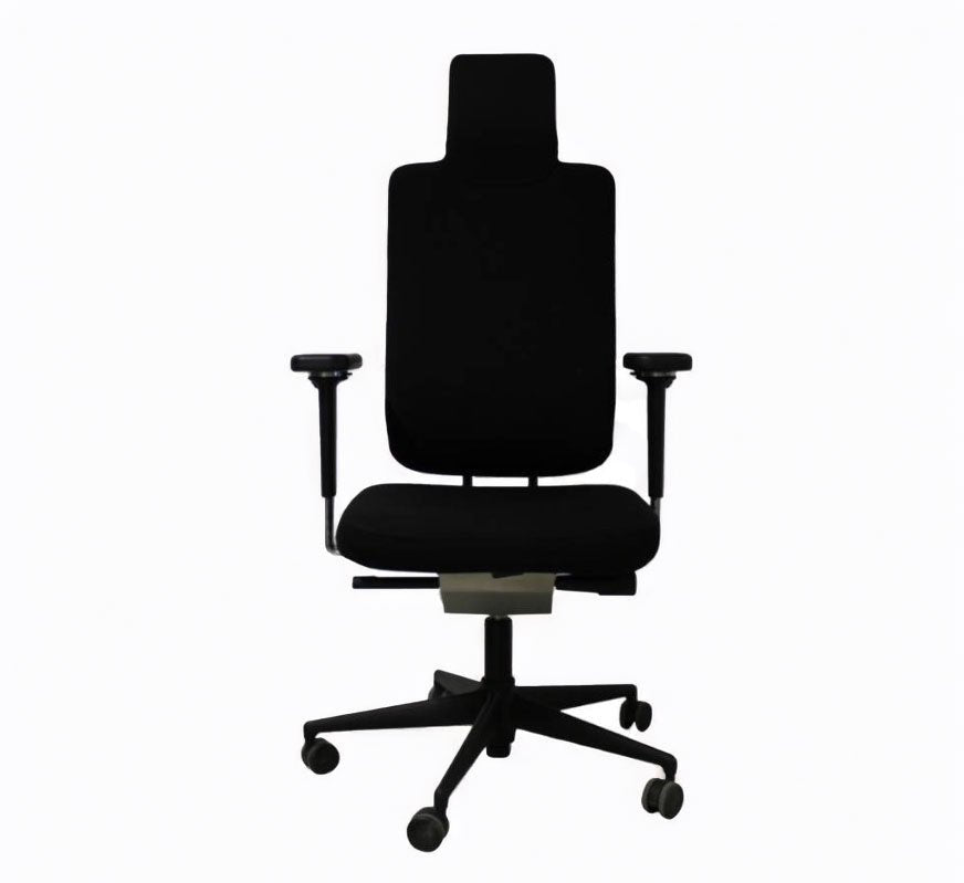 Vitra Headline Bürodrehstuhl in schwarz vor weißem Hintergrund. Studioaufnahme