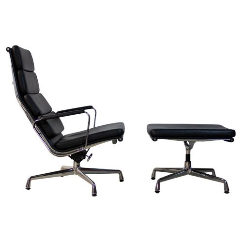 Vitra Charles& Ray Eames Softpad Chair EA 222 Studioaufnahme vor weißem Hintergrund