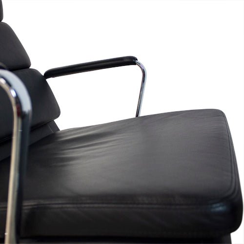 Vitra Charles& Ray Eames Softpad Chair EA 222 Details