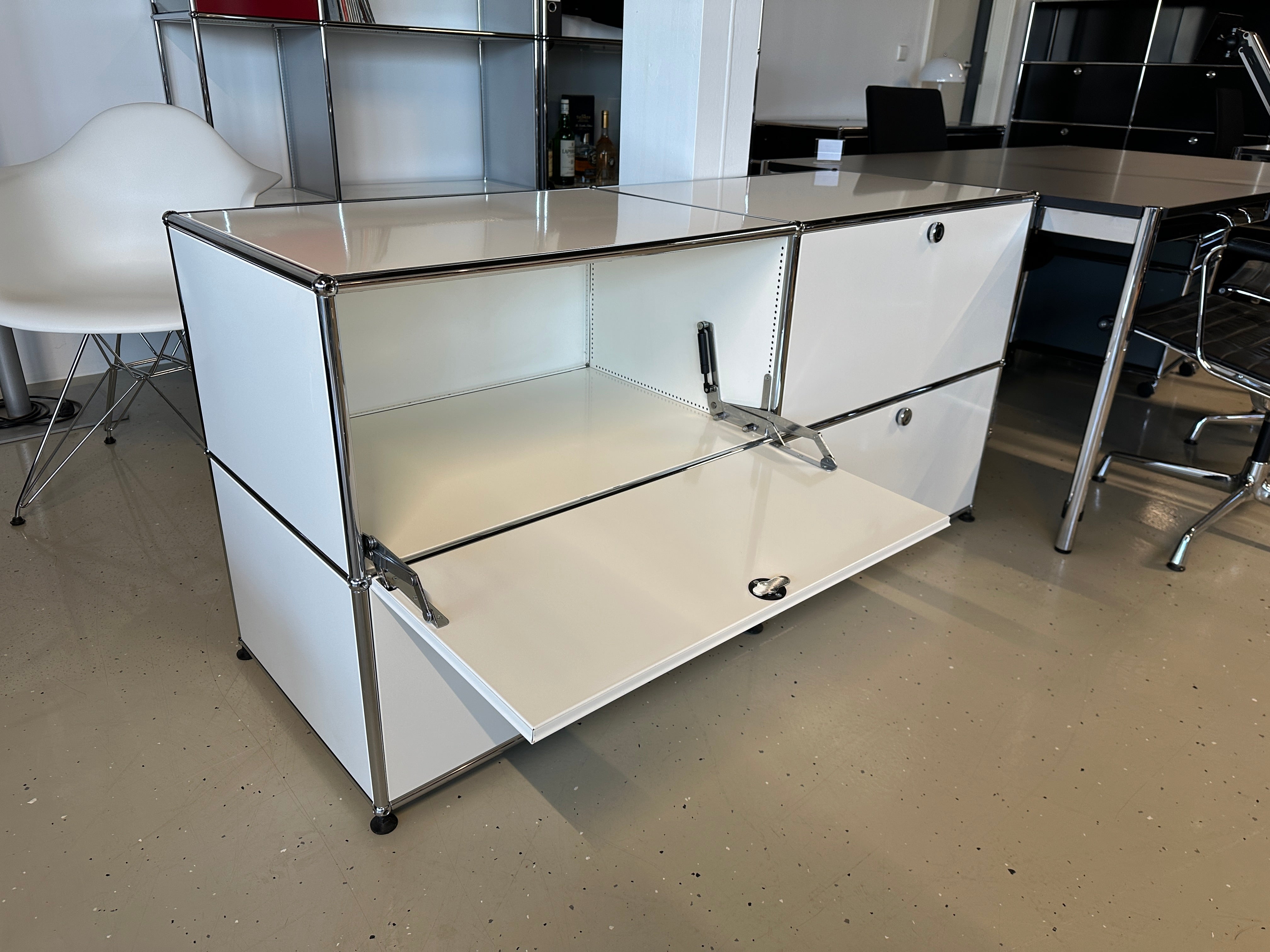 USM Haller Sideboard, 50 cm Tiefe, 2 Breit / 2 Hoch / 4 Klapptüren, sale