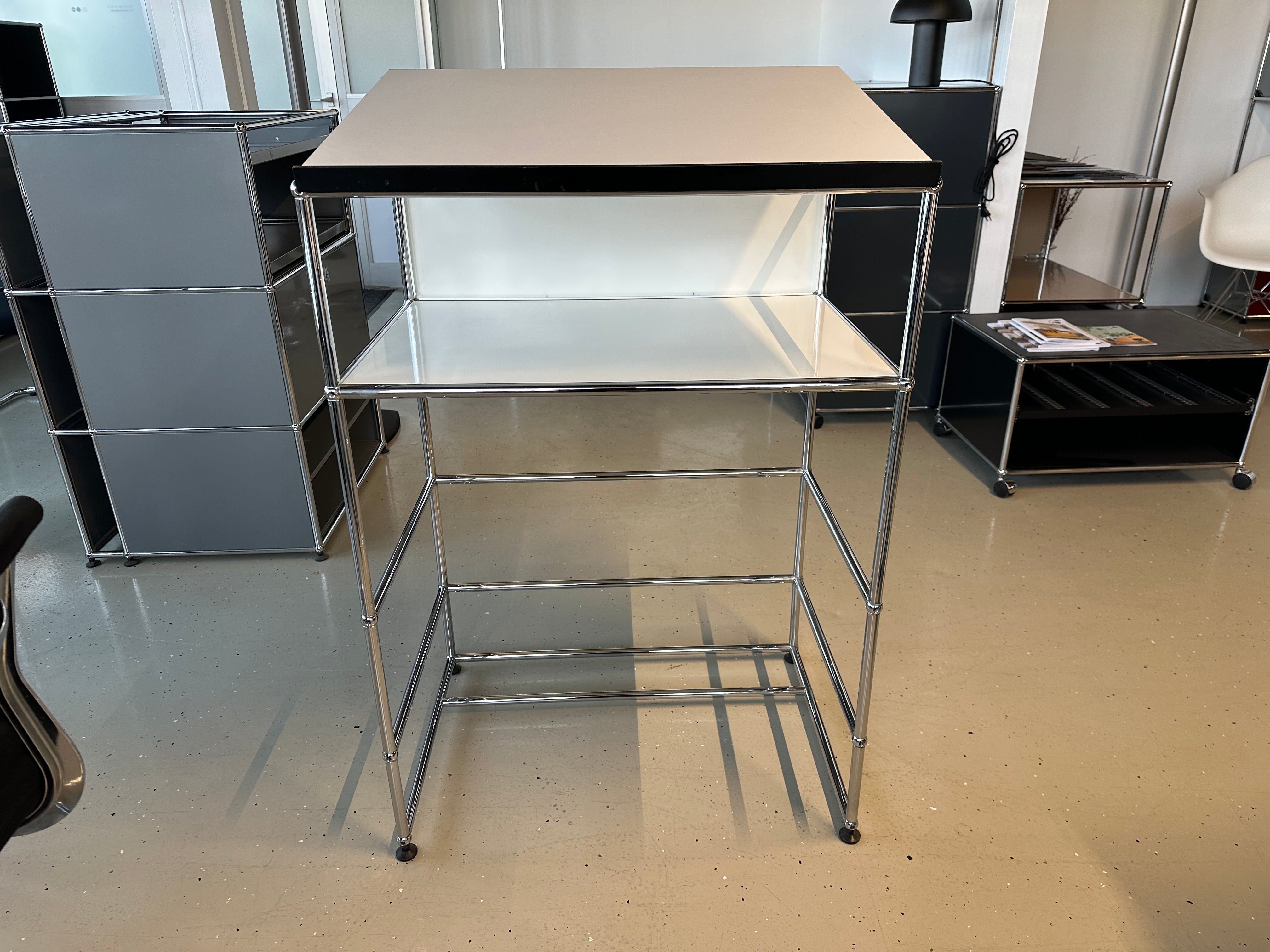 USM Haller Stehpult, sale