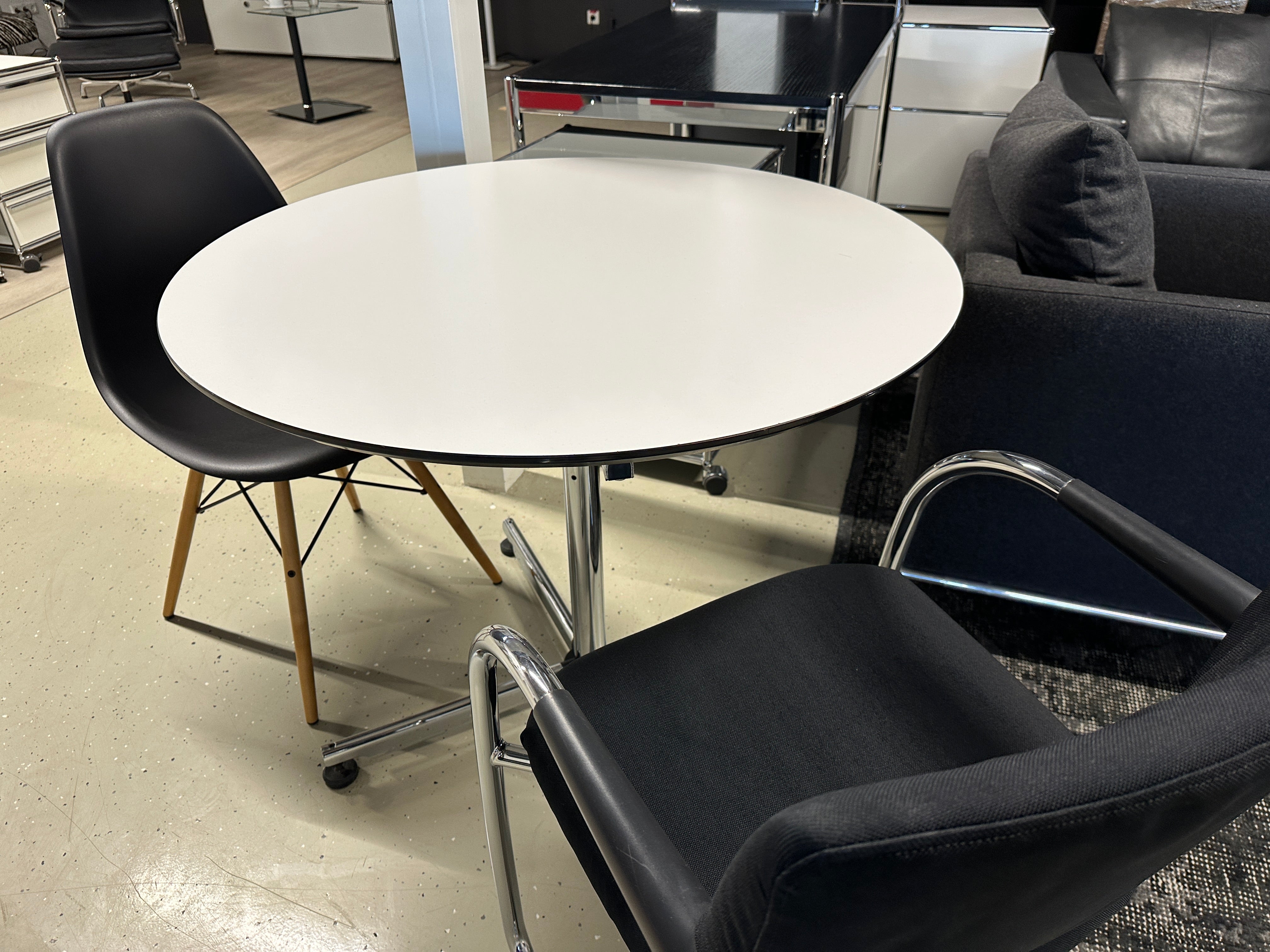 USM Haller Kitos Tisch, sale