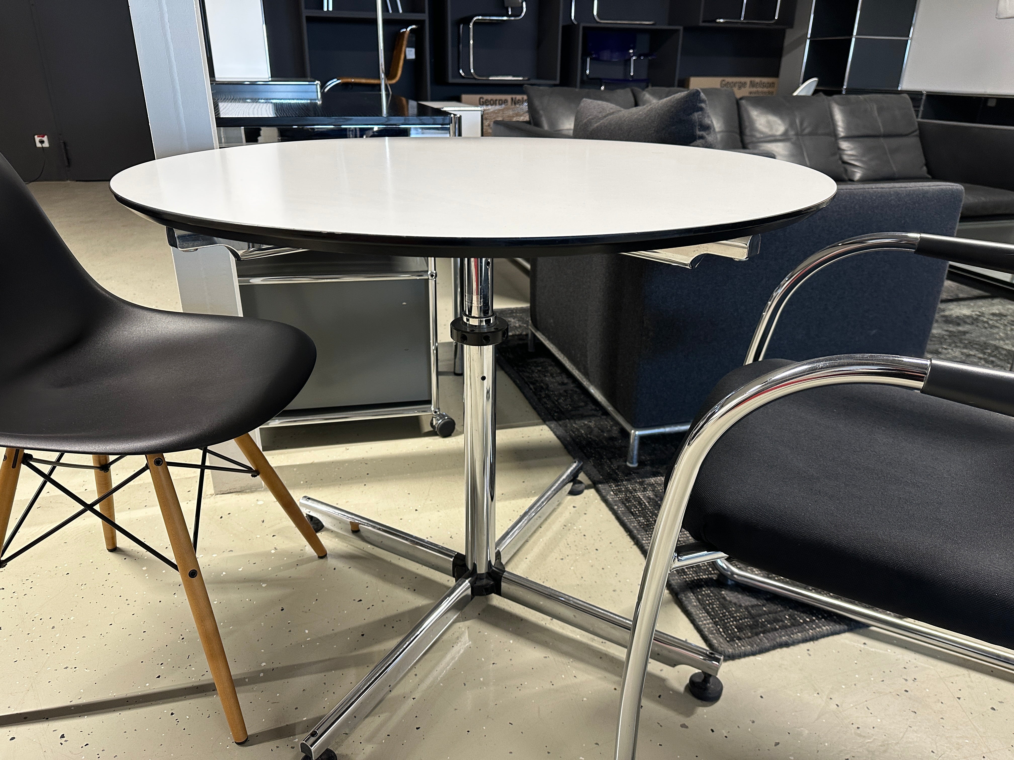 USM Haller Kitos Tisch, sale