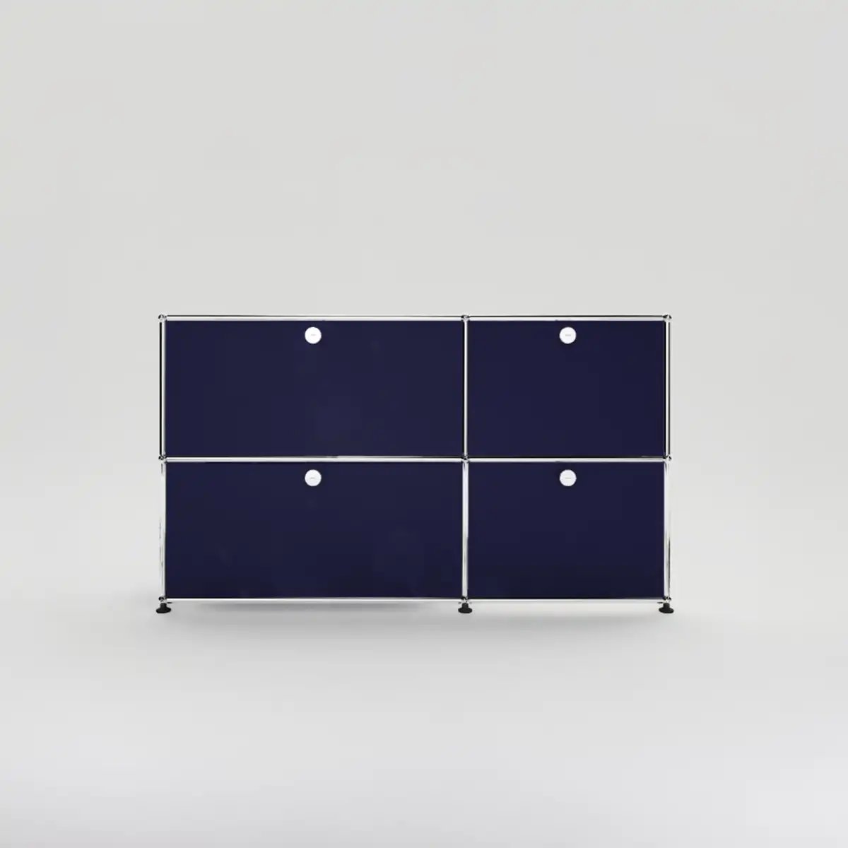 Blaues USM Haller Sideboard mit vier Klapptüren und 2 Hoch von USM Markt