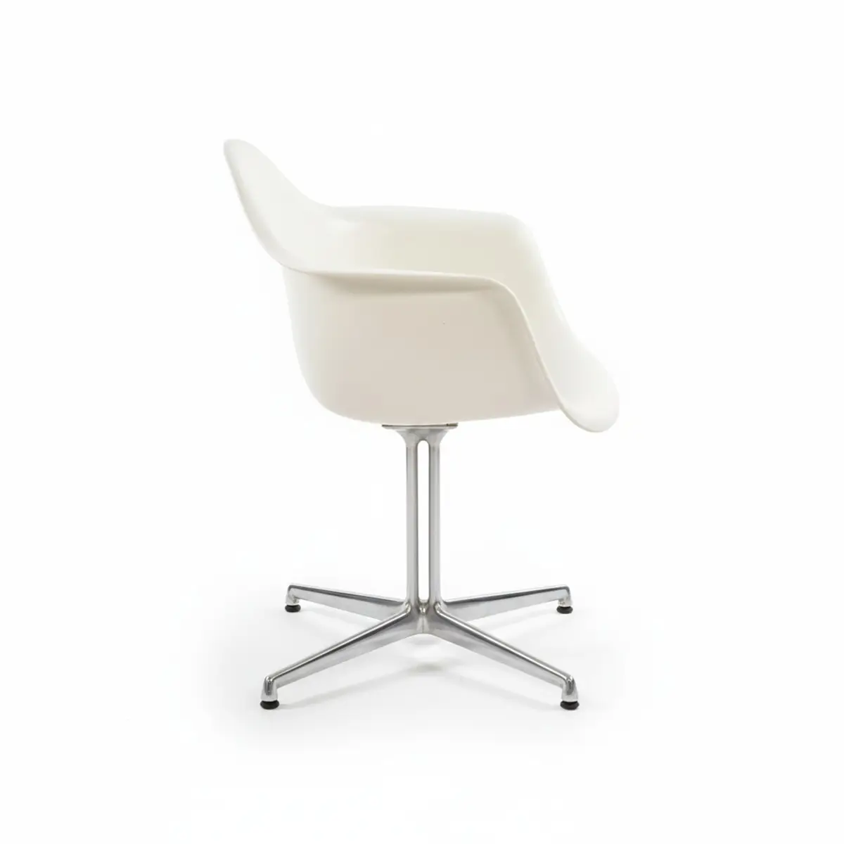 Vitra Eames Plastic Chair DAL