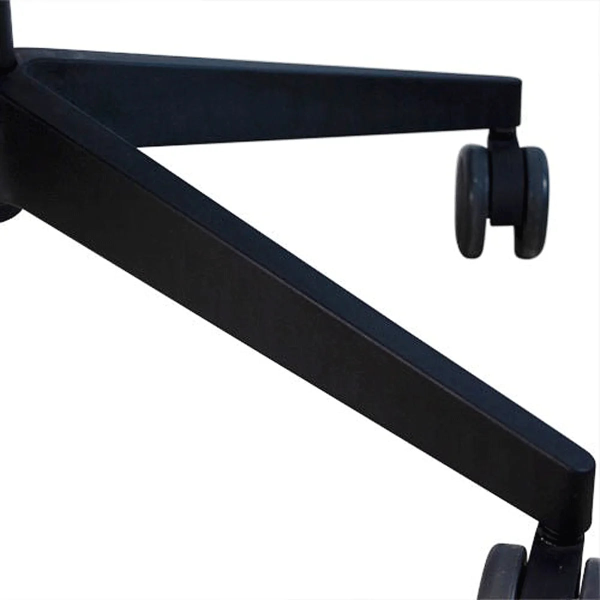 Armlehne und Sitzpolster des Akaba Muga 2 Bürostuhls in Schwarz, Nahaufnahme.