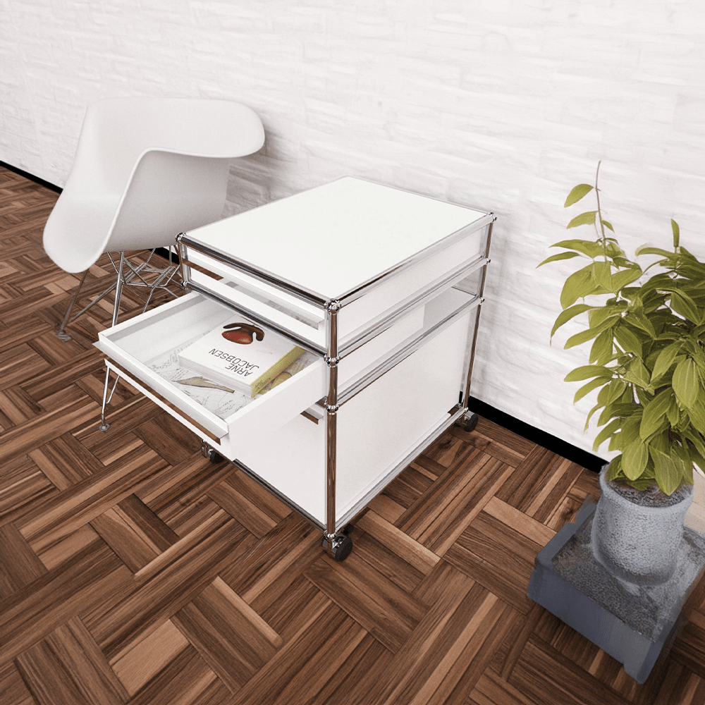 USM Haller Rollcontainer offen in weiß stehend in einem Wohnzimmer von USM Markt