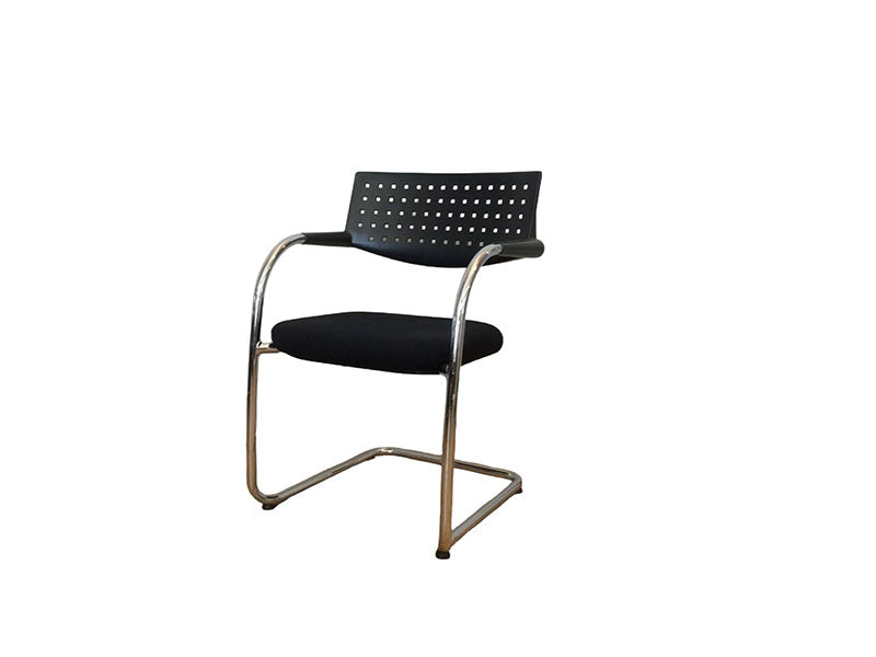 Studioaufnahme vor weißem Hintergrund von Vitra Visavis, Freischwinger