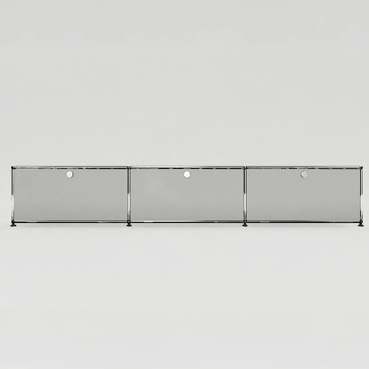 USM Haller Lowboard in Lichtgrau mit verchromtem Gestell, 225 cm breit für breite Wandflächen