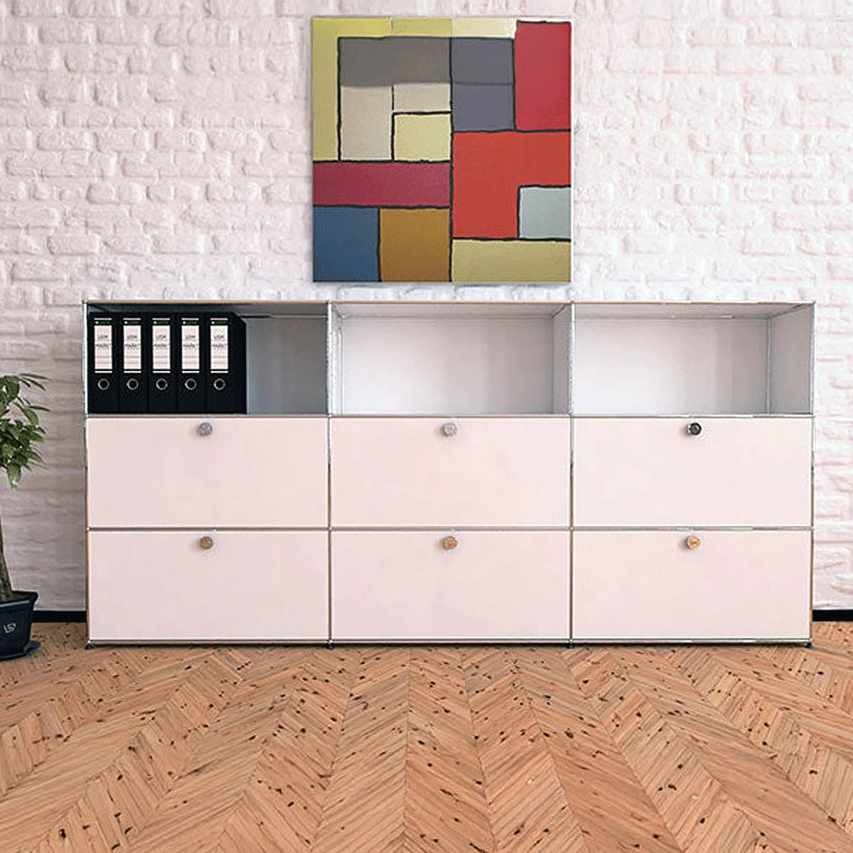 USM Haller Highboard mit 6 Klapptüren in Weiß