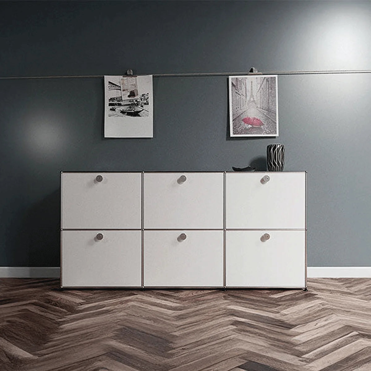 USM Haller Sideboard in Weiß mit sechs Klapptüren, elegantes Design