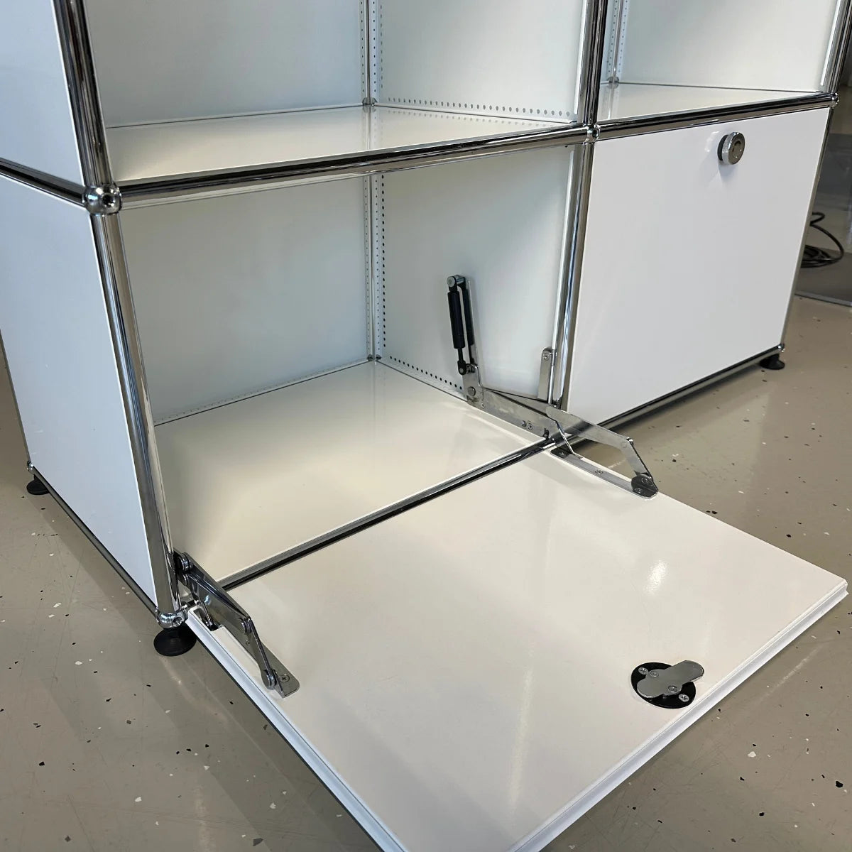 USM Haller Sideboard 2 Breit 50 / 2 Hoch / 2 Klapptüren, sale