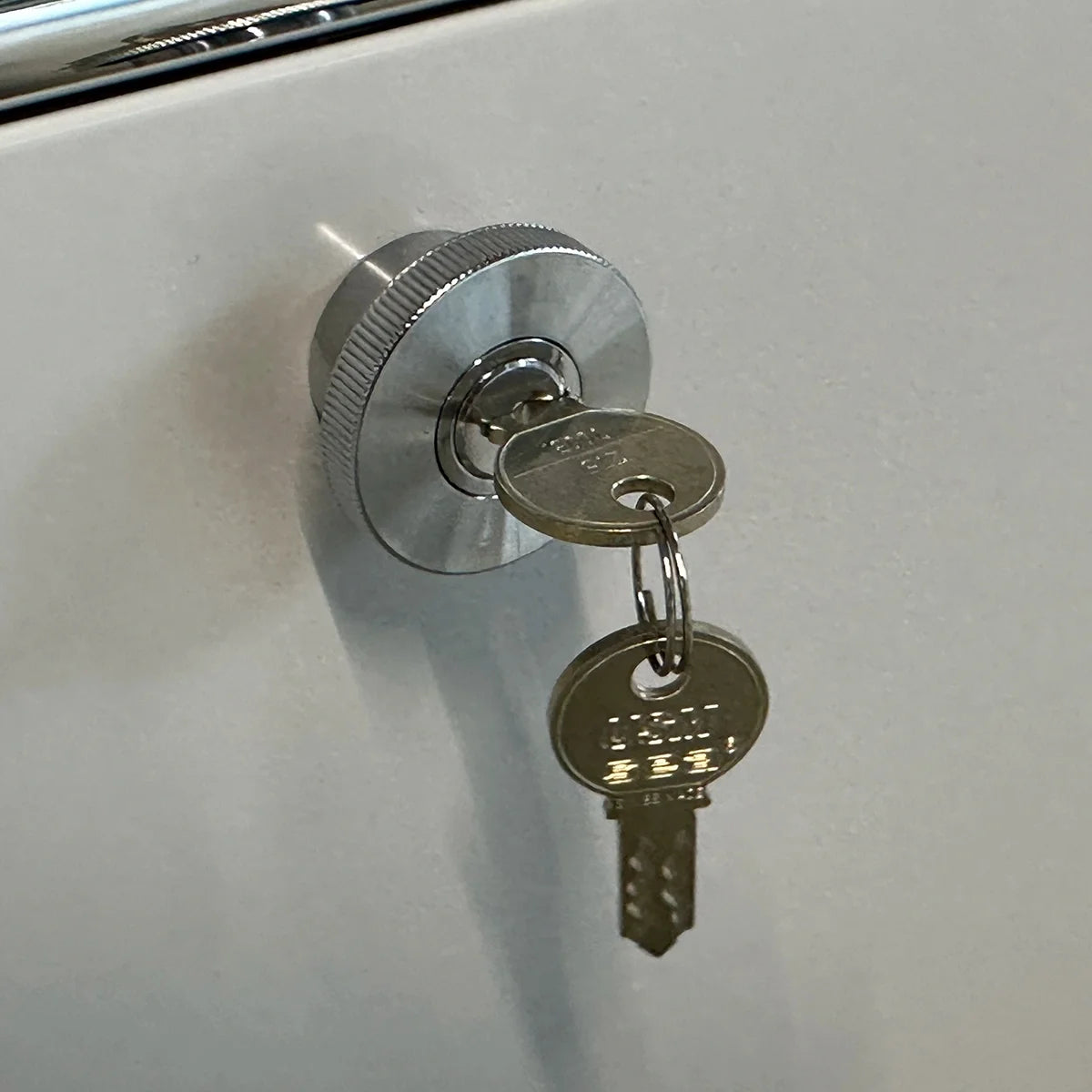 USM Haller Schlossgriff für Klapp- und Ausziehtür, mit 2 Schlüsseln