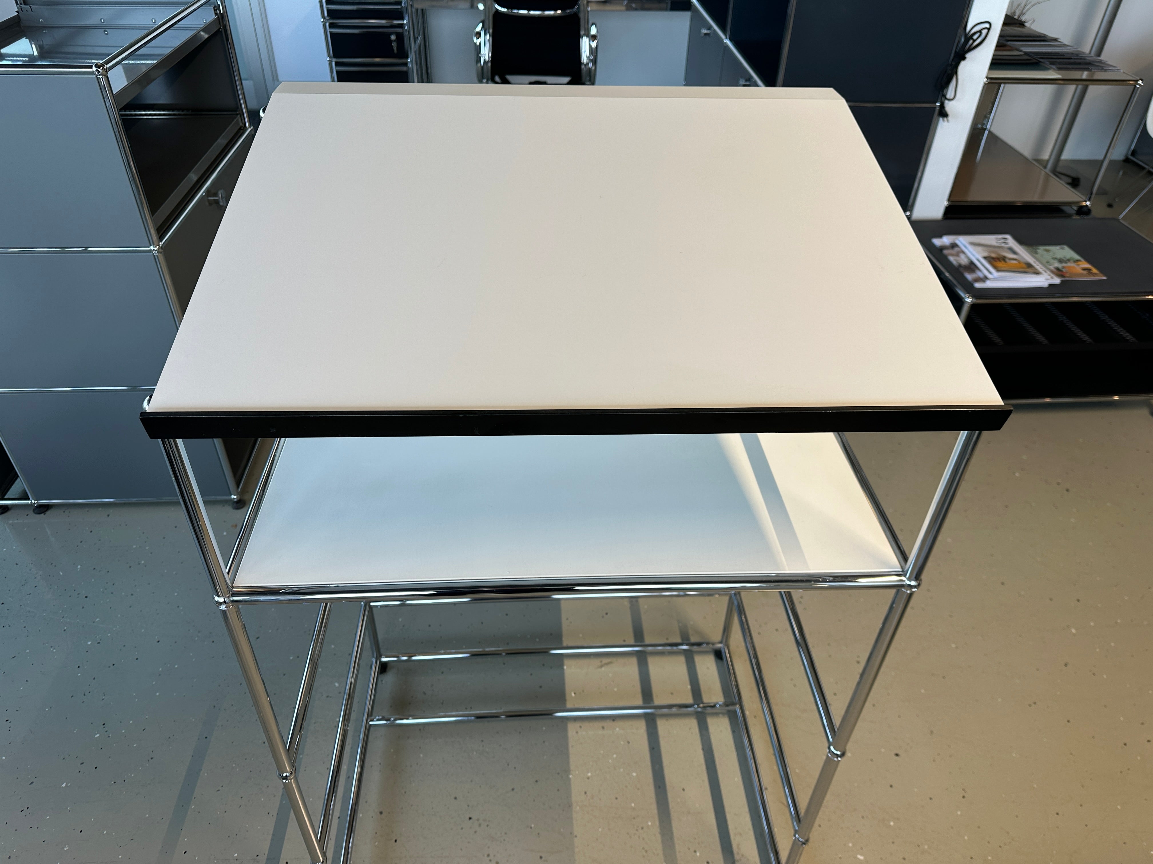 USM Haller Stehpult, sale