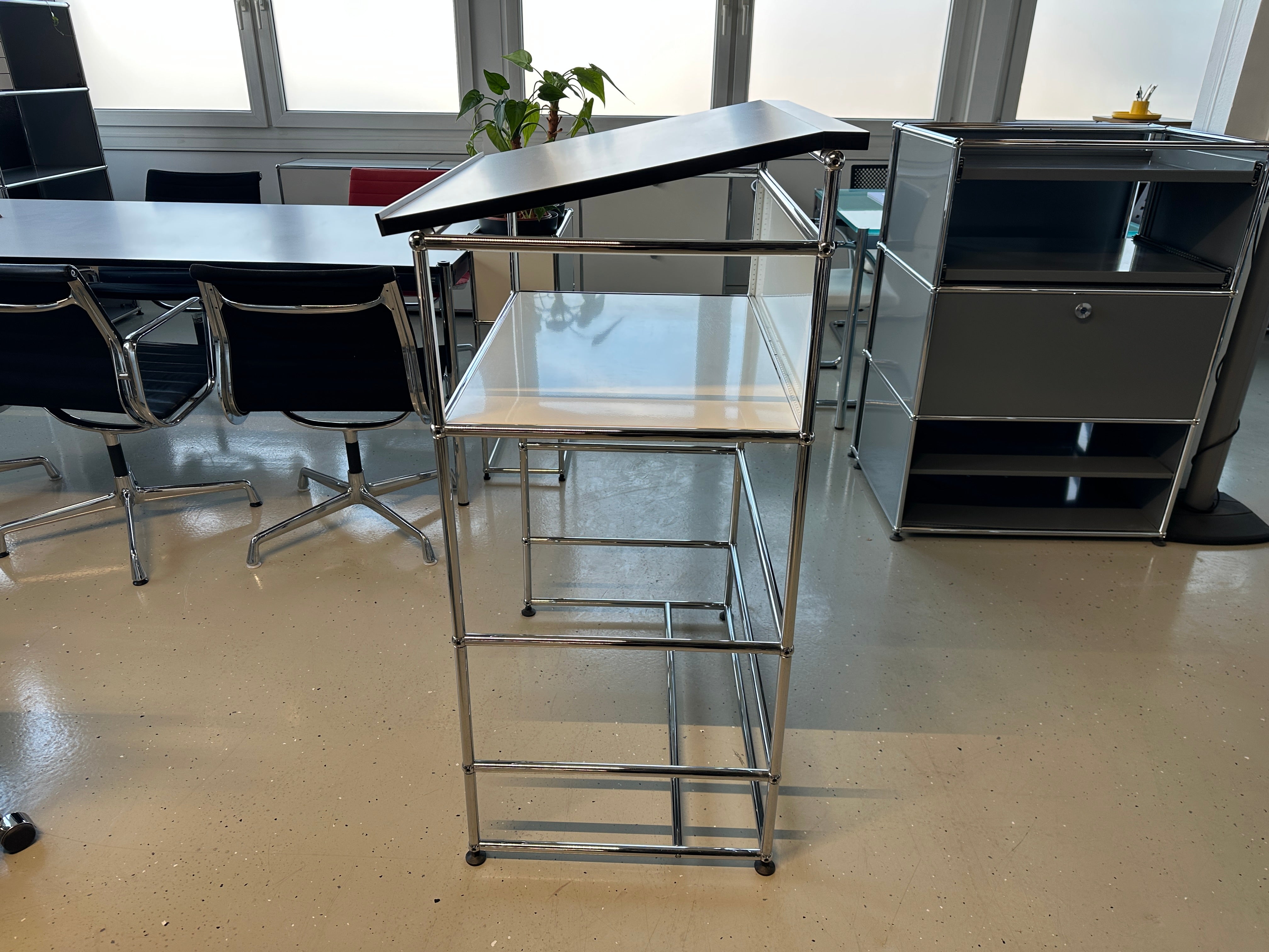 USM Haller Stehpult, sale