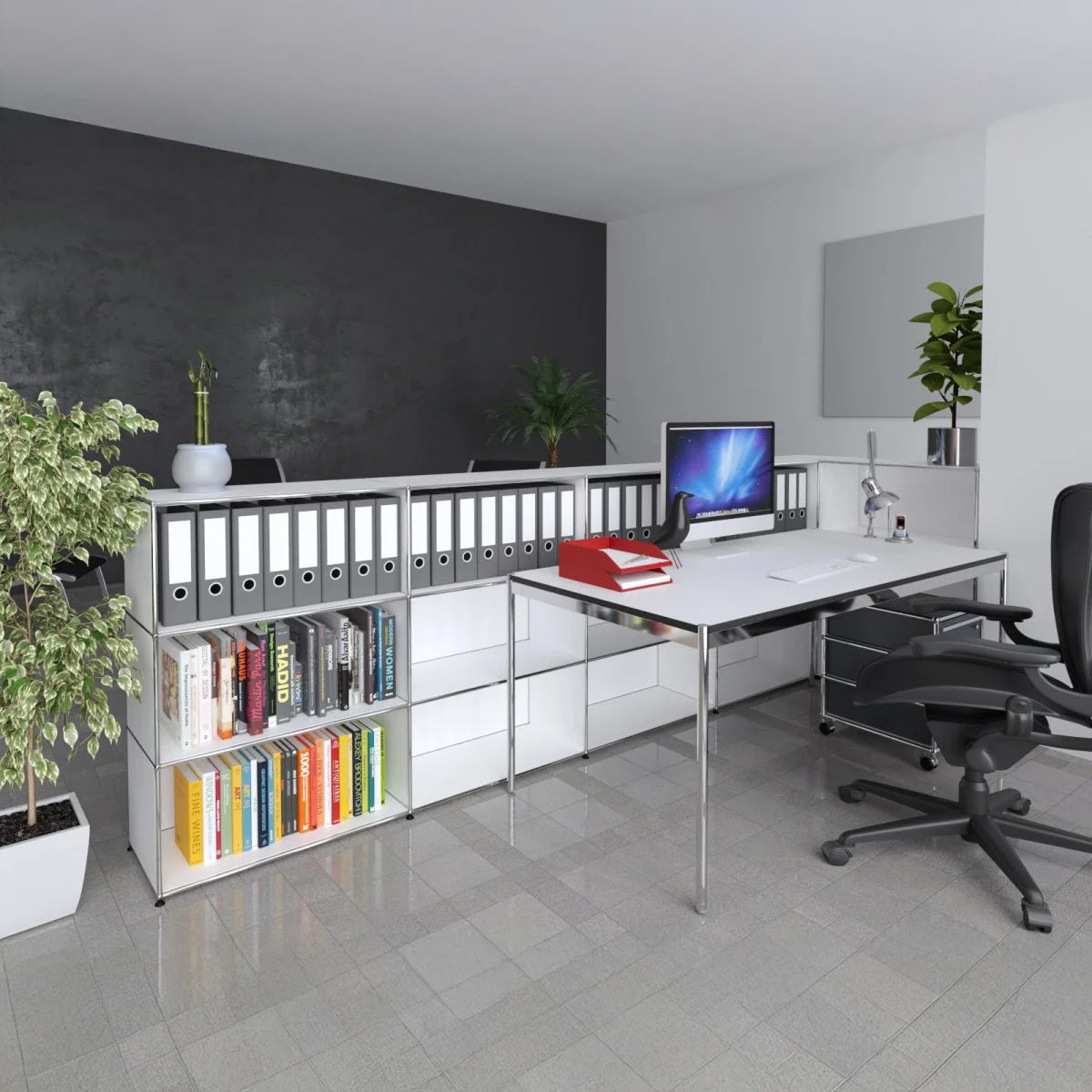 Rückseite der USM Haller Empfangstheke mit Arbeitsplatz und Regalfächern