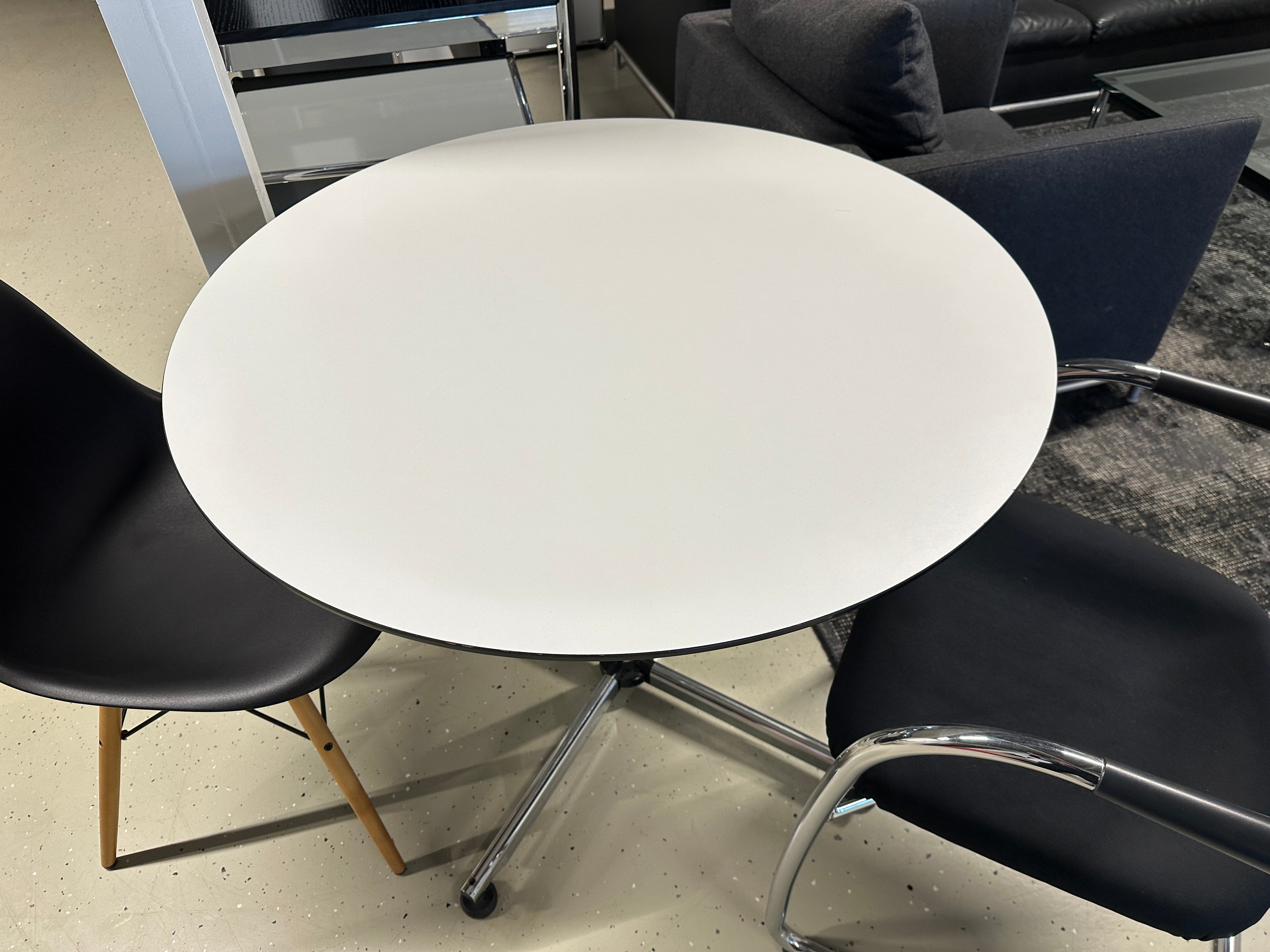 USM Haller Kitos Tisch, sale