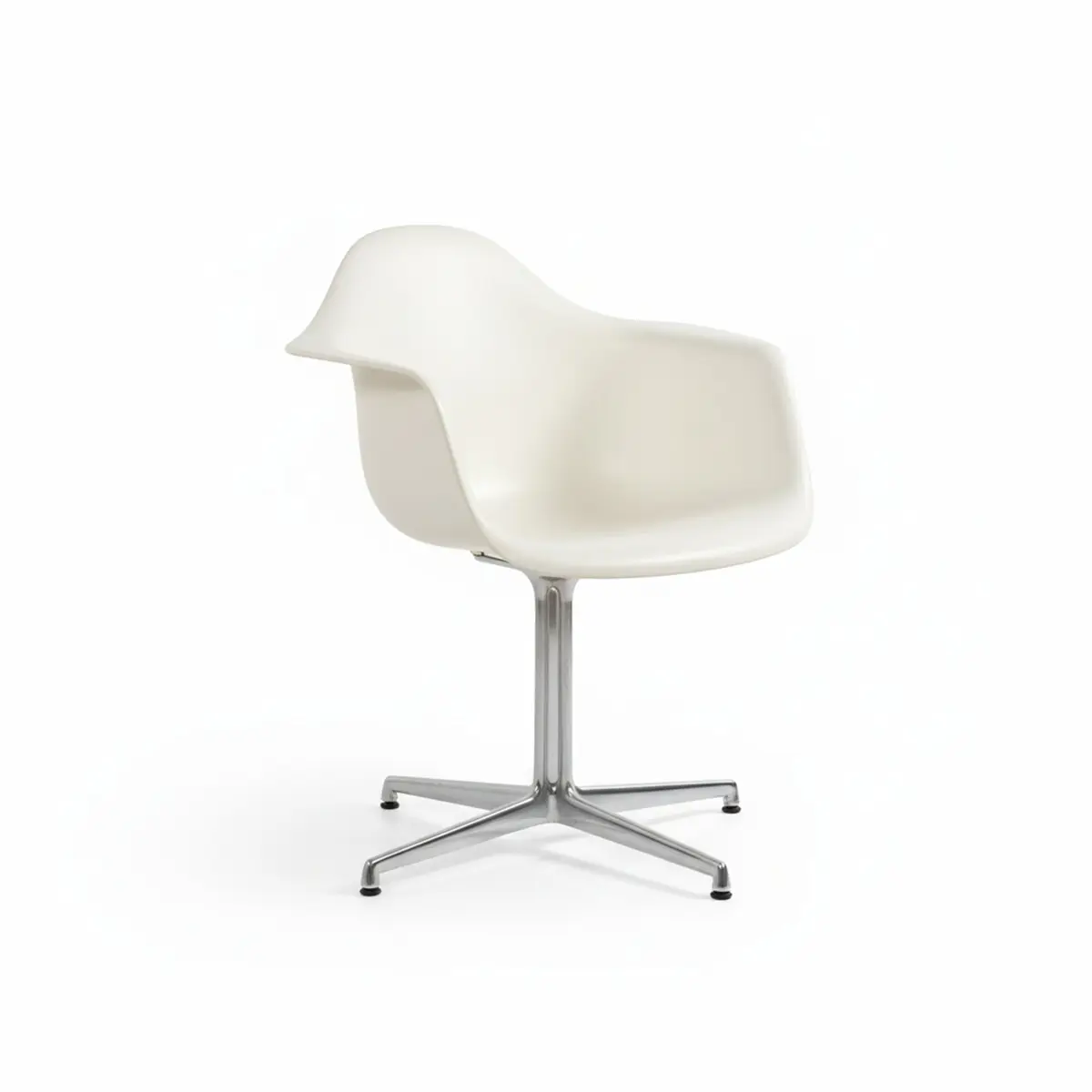 Vitra Eames Plastic Chair DAL