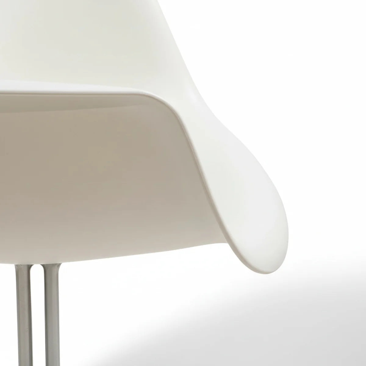 Vitra Eames Plastic Chair DAL