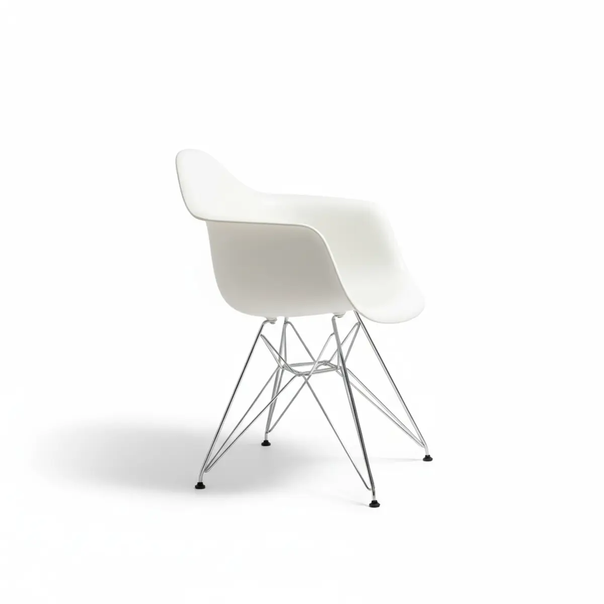Vitra Eames Plastic Chair DAR