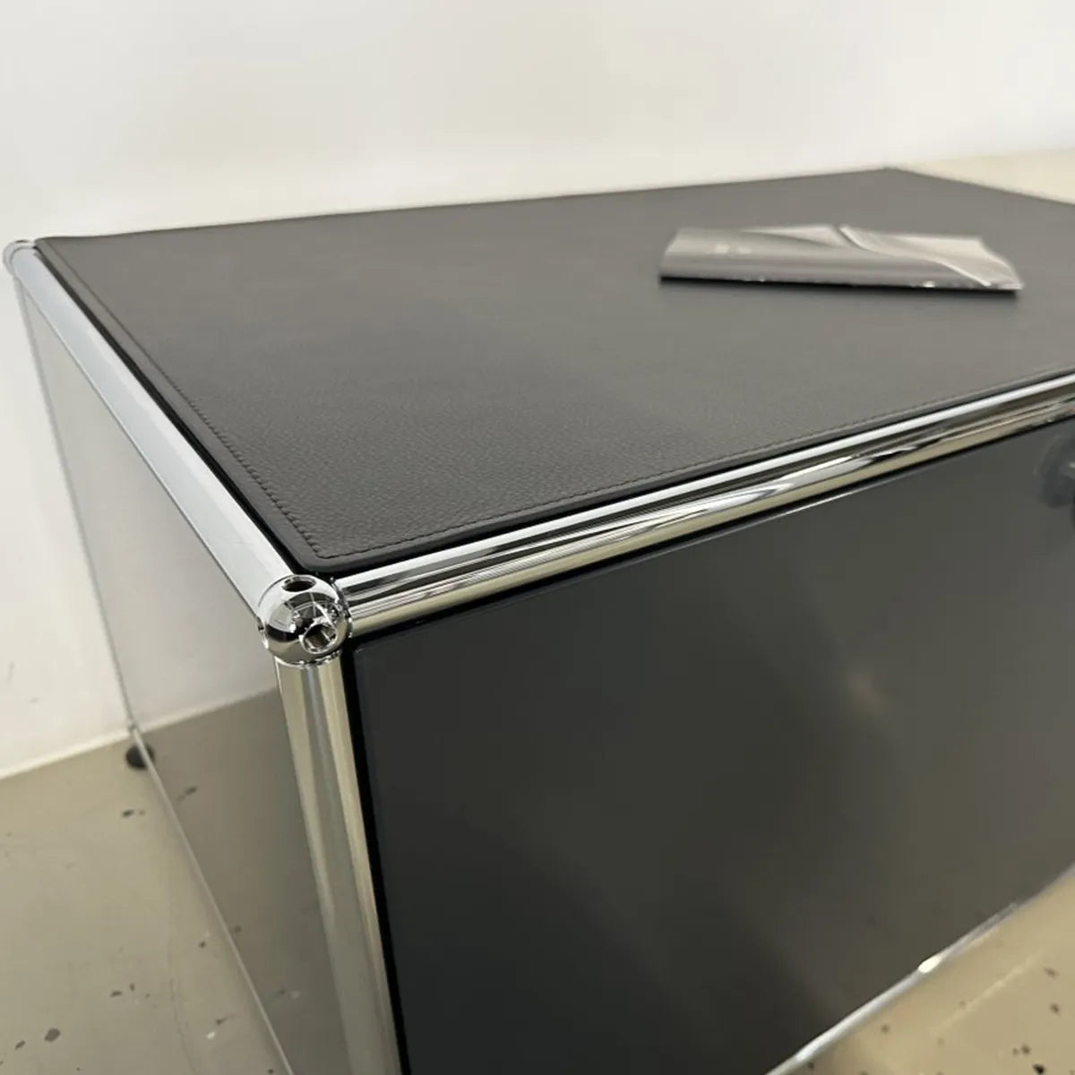 Leather on Top aus USM haller