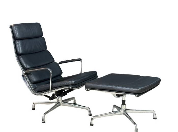 Vitra Charles & Ray Eames Softpad Chair EA 222 Leder schwarz mit EA 223